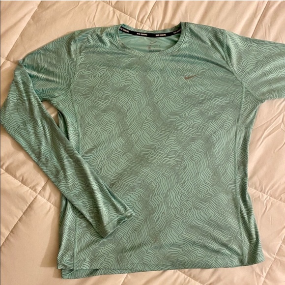 Nike Tops - Nike Long Sleeve Running Top